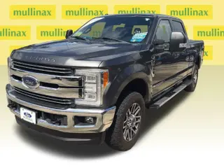 Ford F-350 Super Duty 2018 4x4 Lariat 4p Crew Cab 6.8 ft. SB SRW Camioneta
