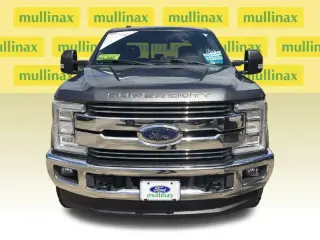 Ford F-350 Super Duty 2018 4x4 Lariat 4p Crew Cab 6.8 ft. SB SRW Camioneta