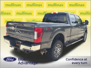 Ford F-350 Super Duty 2018 4x4 Lariat 4p Crew Cab 6.8 ft. SB SRW Camioneta