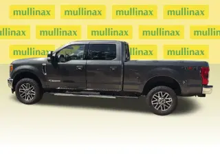 Ford F-350 Super Duty 2018 4x4 Lariat 4p Crew Cab 6.8 ft. SB SRW Camioneta