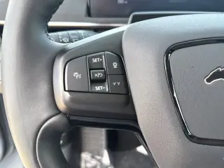 Ford Mustang Mach-E 2025 Select 4dr SUV