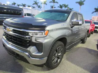 Chevrolet Silverado 1500 2023 4x4 LT 4dr Crew Cab 5.8 ft. SB con 1LT