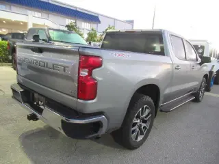 Chevrolet Silverado 1500 2023 4x4 LT 4dr Crew Cab 5.8 ft. SB con 1LT