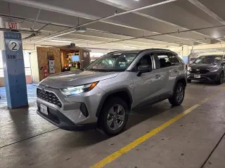 Toyota RAV4 Híbrido 2024 AWD LE 4dr SUV