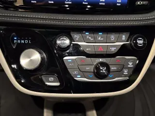Chrysler Pacifica 2023 AWD Touring L 4dr Mini-Van