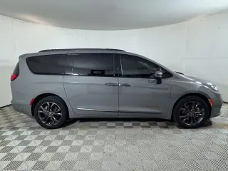 Chrysler Pacifica 2023 AWD Touring L 4dr Mini-Van