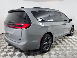 Chrysler Pacifica 2023 AWD Touring L 4dr Mini-Van