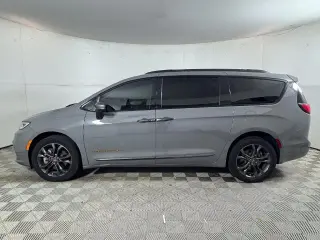 Chrysler Pacifica 2023 AWD Touring L 4dr Mini-Van