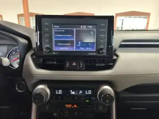 Toyota RAV4 2021 XLE Premium 4dr SUV