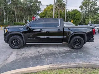 GMC Sierra 1500 Limited 2022 4x4 Denali 4dr Crew Cab 5.8 ft. SB