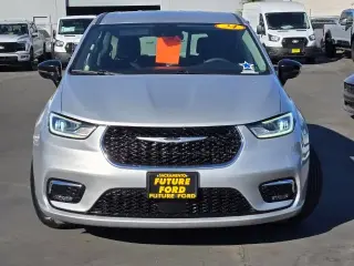 Chrysler Pacifica 2024 Touring L 4 puertas Minivan
