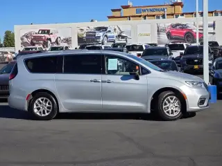 Chrysler Pacifica 2024 Touring L 4 puertas Minivan