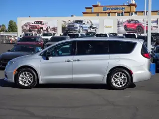 Chrysler Pacifica 2024 Touring L 4 puertas Minivan