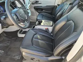 Chrysler Pacifica 2024 Touring L 4 puertas Minivan