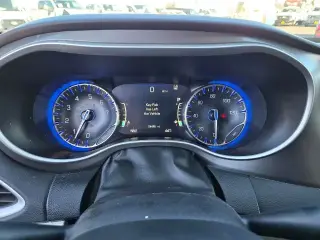 Chrysler Pacifica 2024 Touring L 4 puertas Minivan