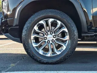 GMC Canyon 2023 4x4 Denali 4dr Crew Cab 5 ft. SB