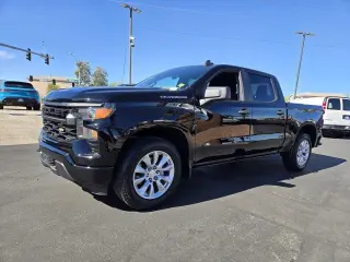 Chevrolet Silverado 1500 2023 4x2 Custom 4dr Crew Cab 5.8 ft. SB