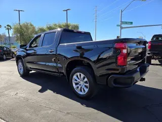 Chevrolet Silverado 1500 2023 4x2 Custom 4dr Crew Cab 5.8 ft. SB