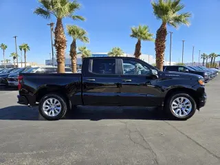 Chevrolet Silverado 1500 2023 4x2 Custom 4dr Crew Cab 5.8 ft. SB