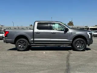 Ford F-150 Lightning 2023 AWD Pro 4dr SuperCrew 5.5 ft. SB