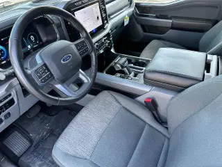 Ford F-150 Lightning 2023 AWD Pro 4dr SuperCrew 5.5 ft. SB