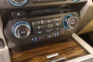 Ford F-150 2018 4x4 Lariat 4dr SuperCrew 5.5 ft. SB