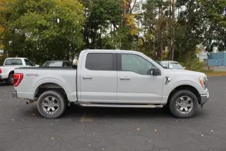 Ford F-150 2023 4x4 XLT 4 puertas SuperCrew 5.5 pies. SB