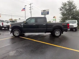 Ford F-250 Super Duty 2021 4x4 XLT 4 puertas Cabina Crew 6.8 ft. SB Pickup