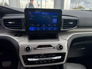 Ford Explorer 2023 AWD XLT SUV de 4 puertas