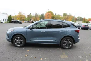 Ford Escape 2024 con tracción en las fourezas ST-Line 4dr SUV