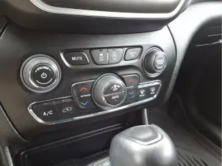 Jeep Cherokee 2022 4x4 Trailhawk SUV 4 puertas