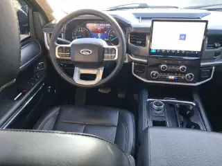 Ford Expedition 2024 4x2 XLT 4dr SUV