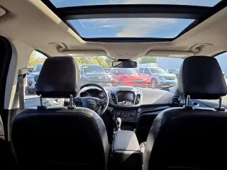 Ford Escape 2019 con tracción en las cuatro ruedas y Titanio, 4 puertas SUV