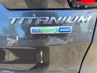 Ford Escape 2019 con tracción en las cuatro ruedas y Titanio, 4 puertas SUV