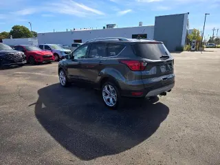 Ford Escape 2019 con tracción en las cuatro ruedas y Titanio, 4 puertas SUV