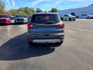 Ford Escape 2019 con tracción en las cuatro ruedas y Titanio, 4 puertas SUV
