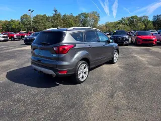 Ford Escape 2019 con tracción en las cuatro ruedas y Titanio, 4 puertas SUV