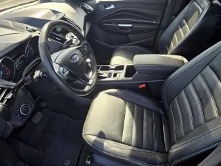 Ford Escape 2019 con tracción en las cuatro ruedas y Titanio, 4 puertas SUV