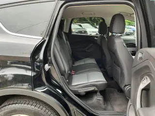 Ford Escape 2017 con tracción en las fouraz SE 4dr SUV