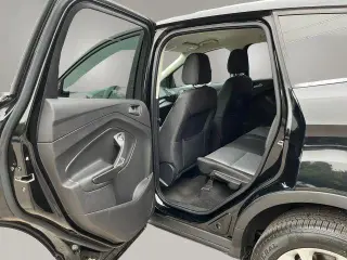 Ford Escape 2017 con tracción en las fouraz SE 4dr SUV