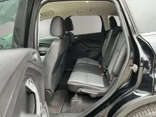 Ford Escape 2017 con tracción en las fouraz SE 4dr SUV