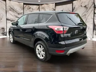 Ford Escape 2017 con tracción en las fouraz SE 4dr SUV