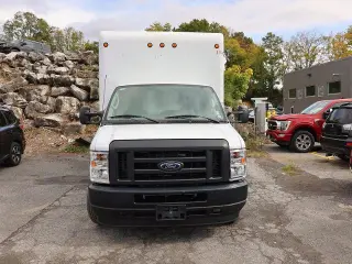 Ford E-Series 2024 E-350 SD 2dr 138 in. WB SRW Chasis de Corte