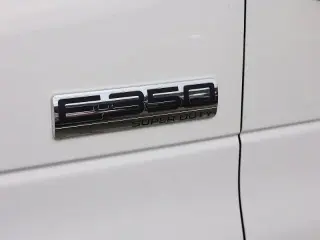 Ford E-Series 2024 E-350 SD 2dr 138 in. WB SRW Chasis de Corte