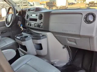 Ford E-Series 2022 E-350 SD 2wd 138 pulgadas de distancia entre ejes chasis de corte SRW