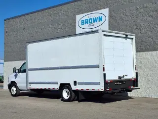 Ford E-Series 2022 E-350 SD 2wd 138 pulgadas de distancia entre ejes chasis de corte SRW