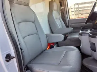 Ford E-Series 2022 E-350 SD 2wd 138 pulgadas de distancia entre ejes chasis de corte SRW