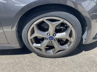 Ford Focus 2017 ST 4dr Hatchback