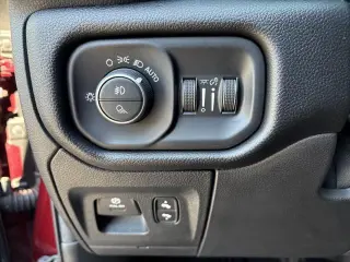 Ram 1500 2019 4x4 Laramie 4dr Crew Cab 5.6 ft. SB Pickup