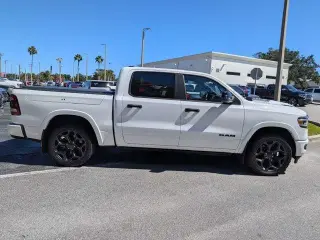 Ram 1500 2023 4x2 Limited 4dr Crew Cab 5.6 ft. SB Pickup